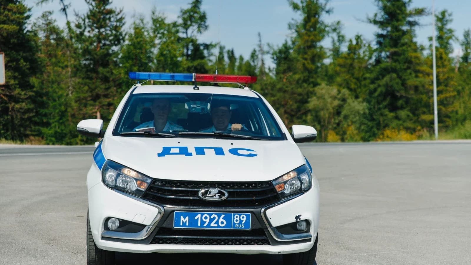 Автоинспекторы Тазовского пришли на скейт-площадку