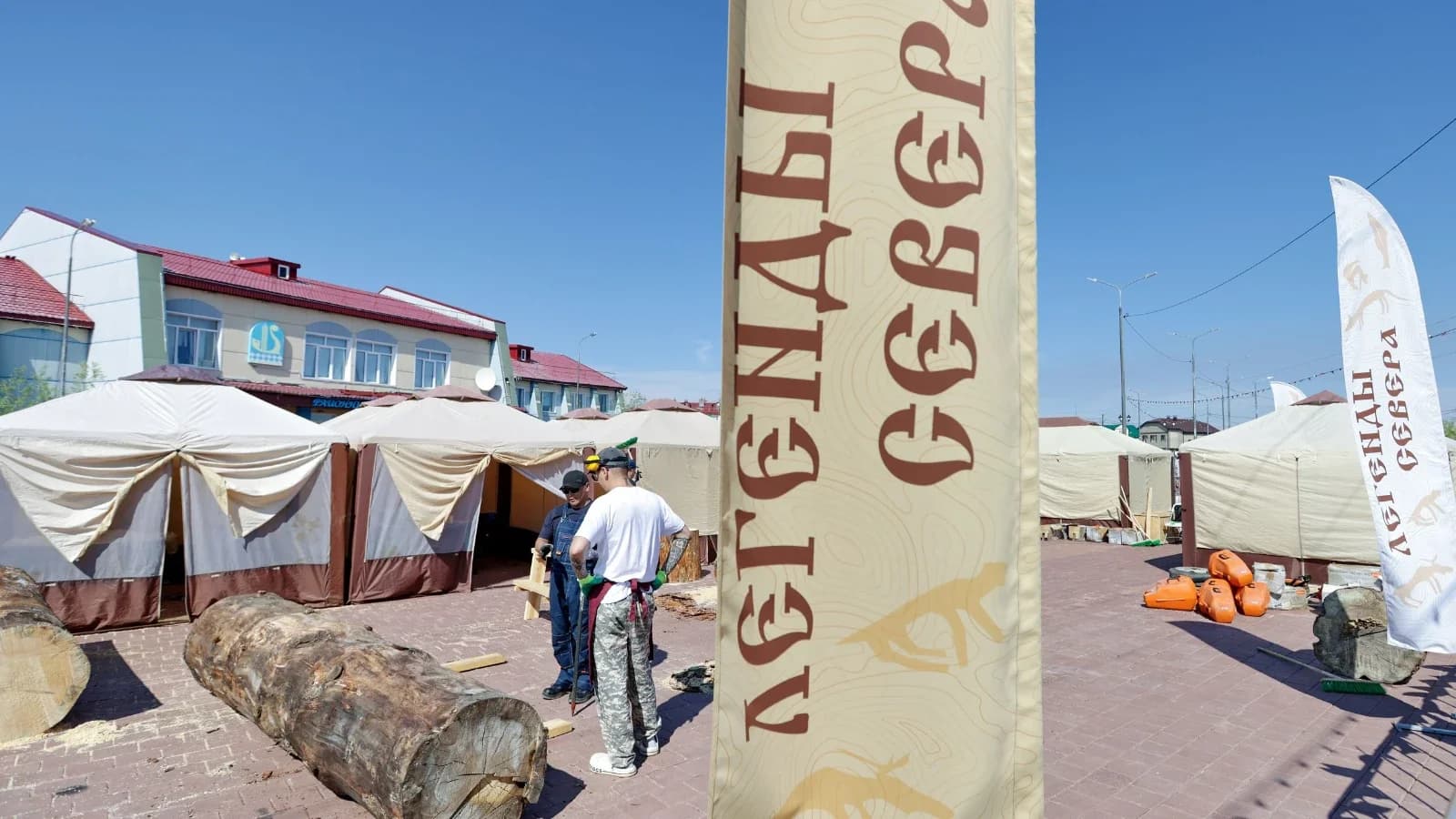 В Тазовском стартовал фестиваль парковой скульптуры «Легенды Севера»