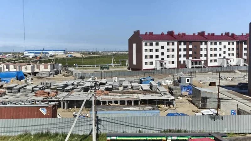 Дома, дороги, парковки: глава Тазовского района проинспектировал главные объекты благоустройства