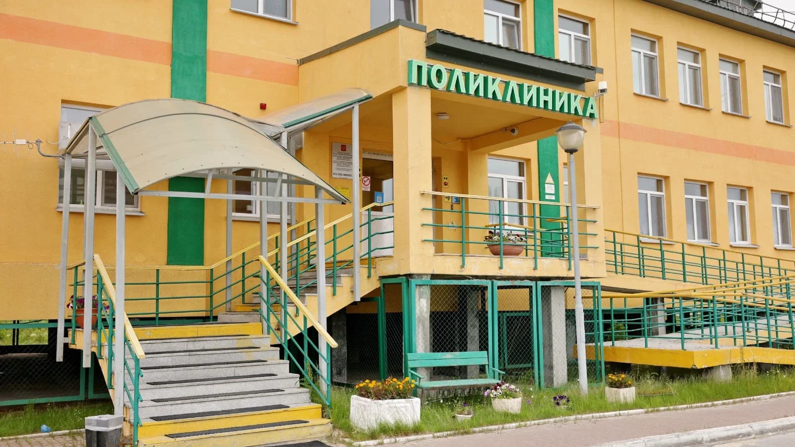 Тазовская ЦРБ отправила медиков на север и юг района