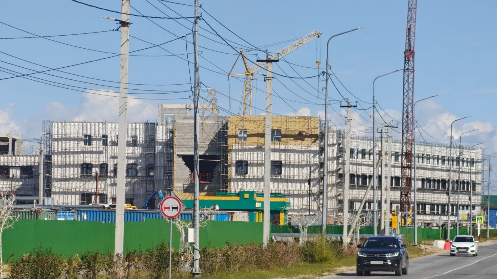 Стены будущей больницы в Тазовском обретают очертания